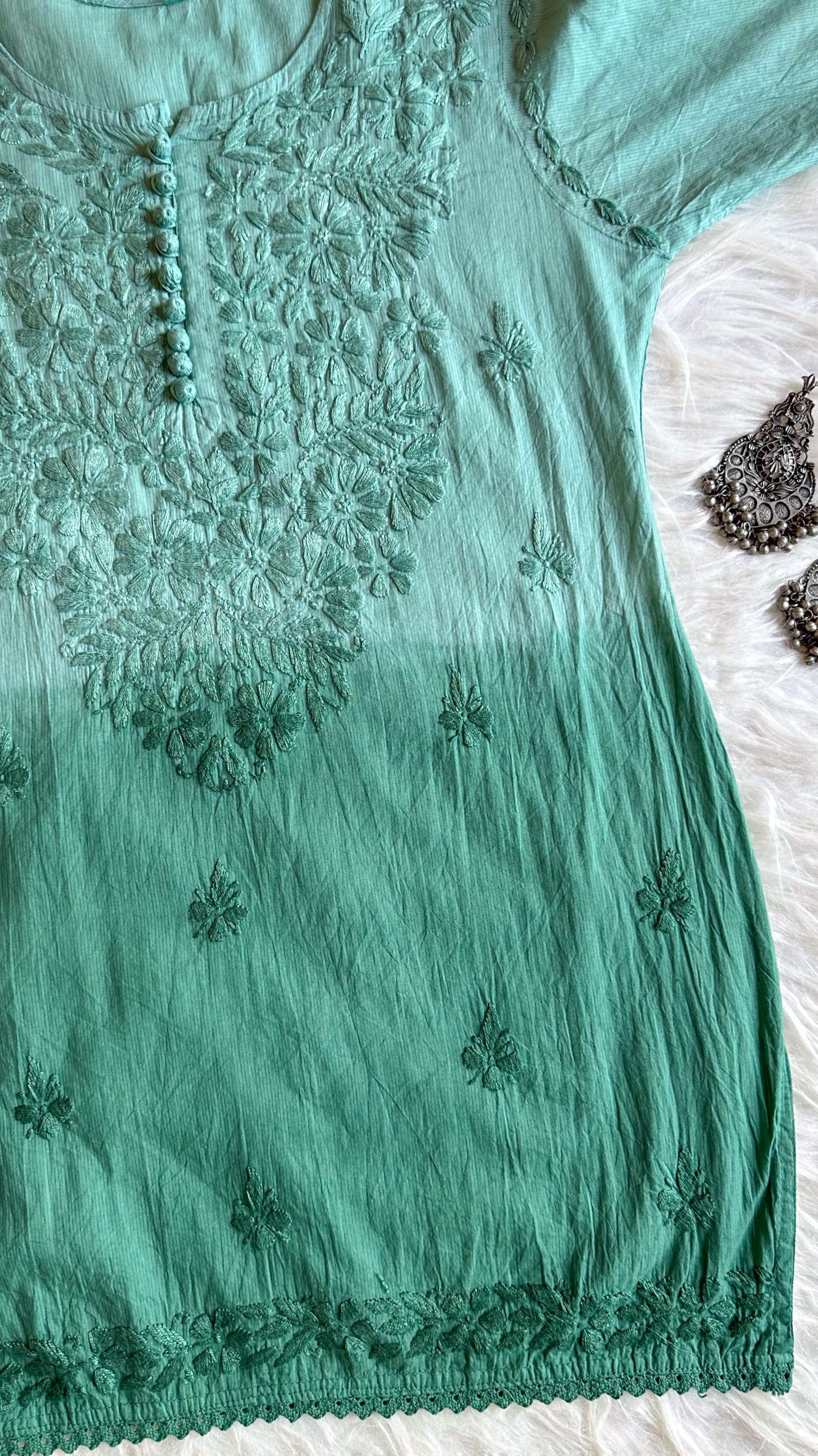 Women Sage Green Printed Straight Kurta With Three Quarter Sleevs